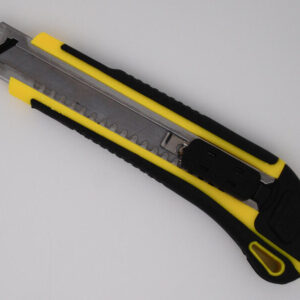 Rubberized Knife with Spare Blades